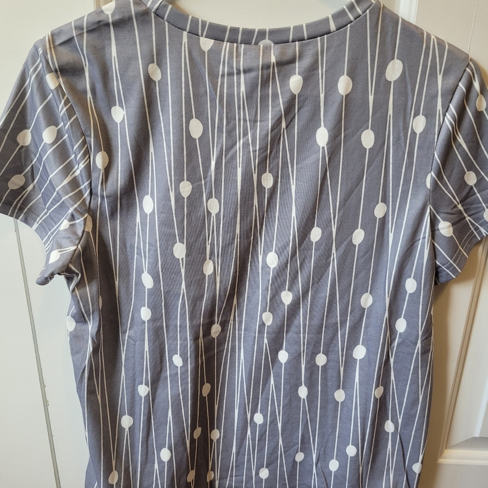 Noracora shirt size S. Brand new, never worn
